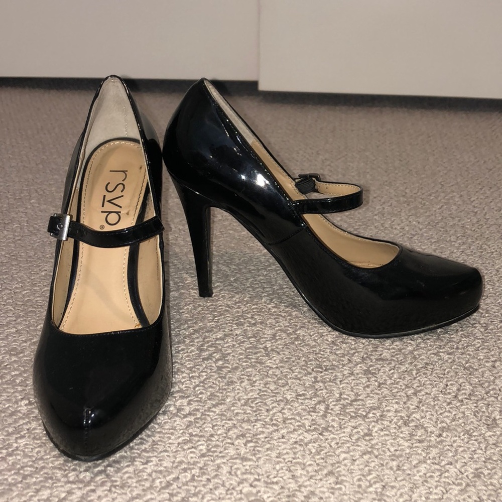 Cute black heels (almost costume-y)